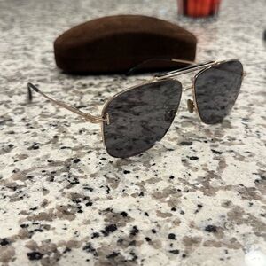 Authentic Tom Ford
Sunglasses TF 1017 28A Jaden 60mm FT
1017 Frame